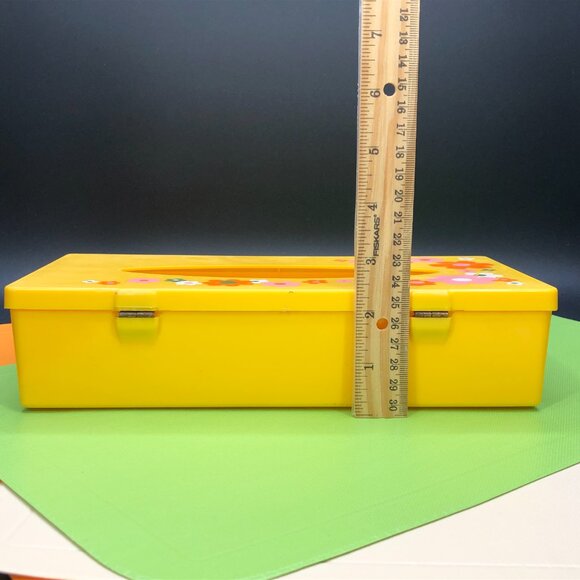 Vintage 60s Flower Power Tissue Box Cover: Yellow Hard Plastic - Groovy Bathroom - Picture 12 of 13